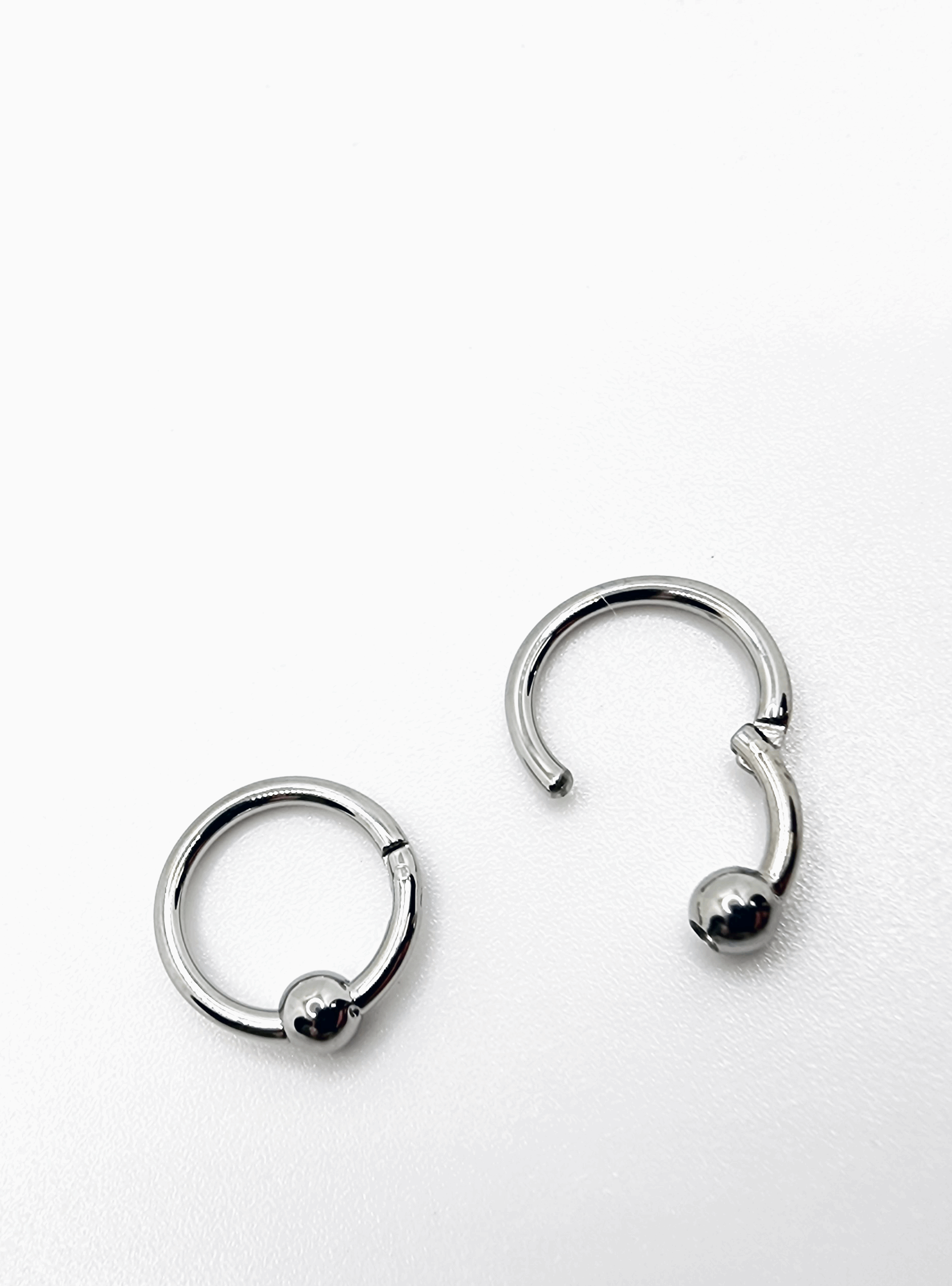implant grade titanium jointed captive bead ring