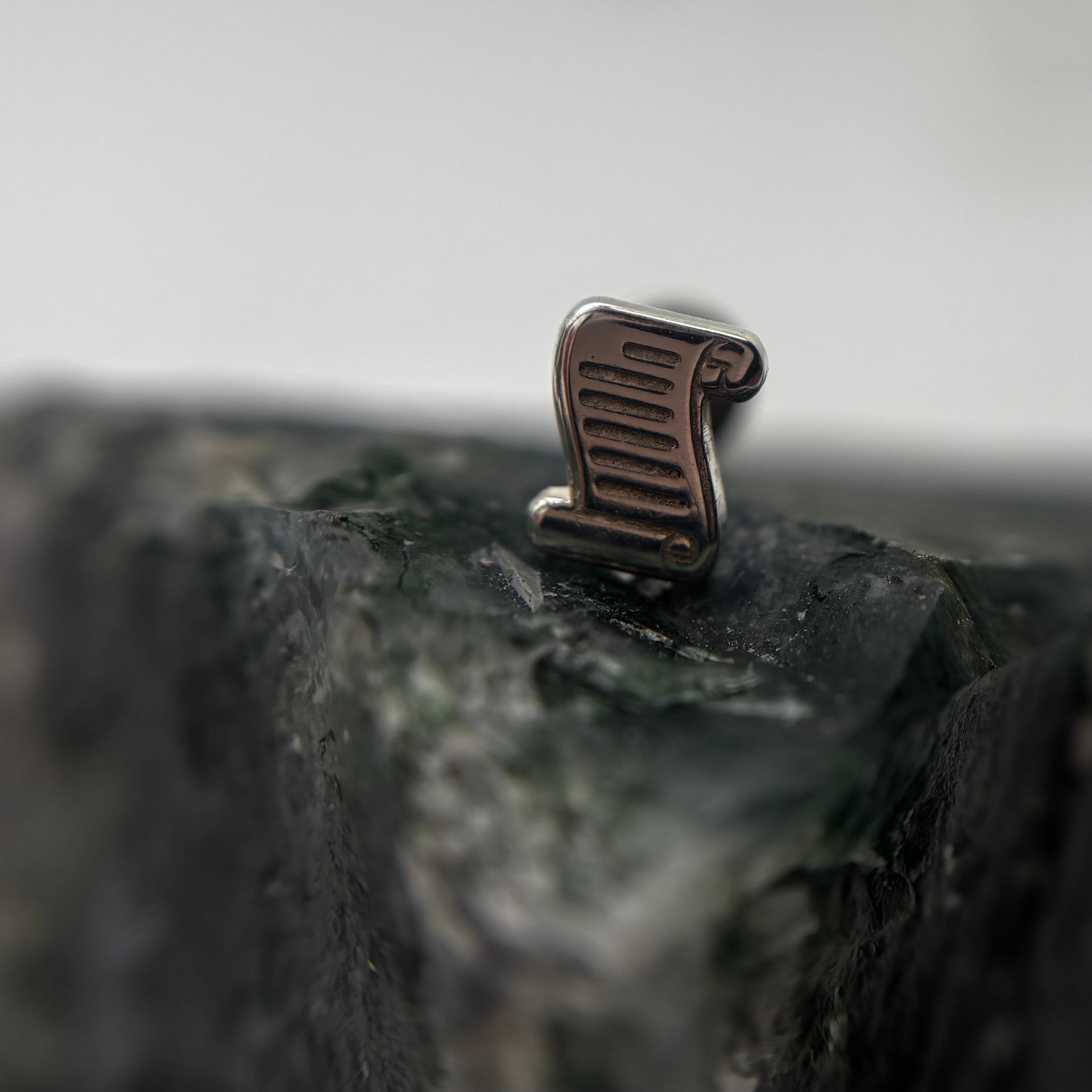 *NEW * Bookwarm silver collection - Old Script - for healed piercings