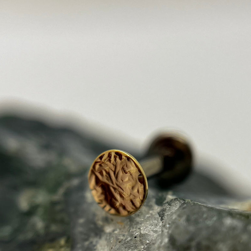 Textured 4mm threadless disc in yellow gold-1